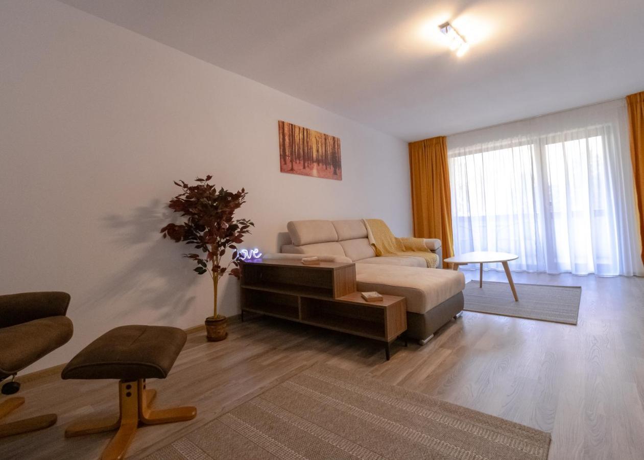 Transylvanian Apt. W/ Lrg. Terrace And Parking - Karpatenhaus 브라쇼브 외부 사진