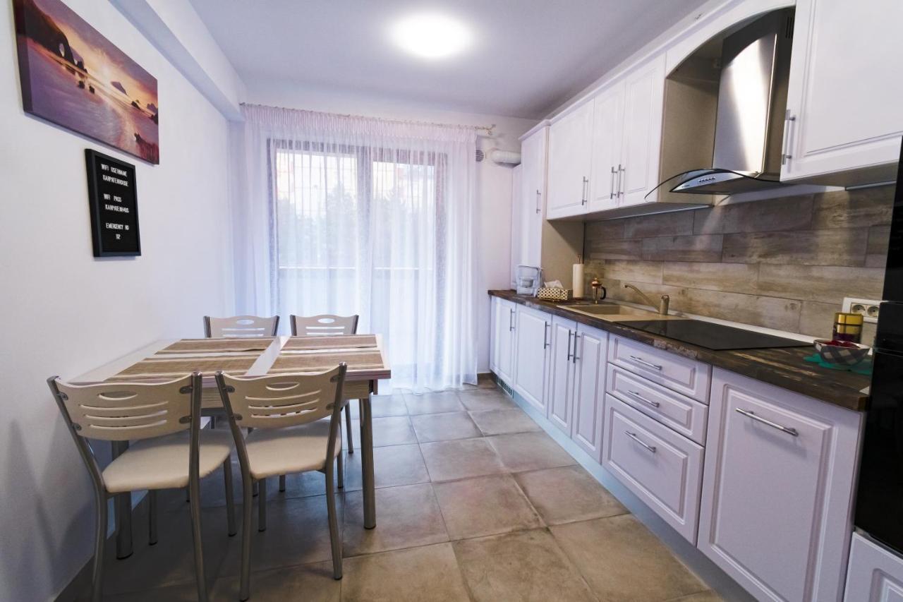 Transylvanian Apt. W/ Lrg. Terrace And Parking - Karpatenhaus 브라쇼브 외부 사진